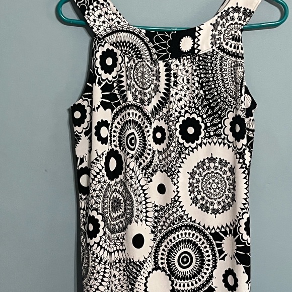 SELLING CATO TOP FOR WOMEN SIZE M BLACK AND WHITE FLORAL SLEEVELESS USED - Picture 11 of 13